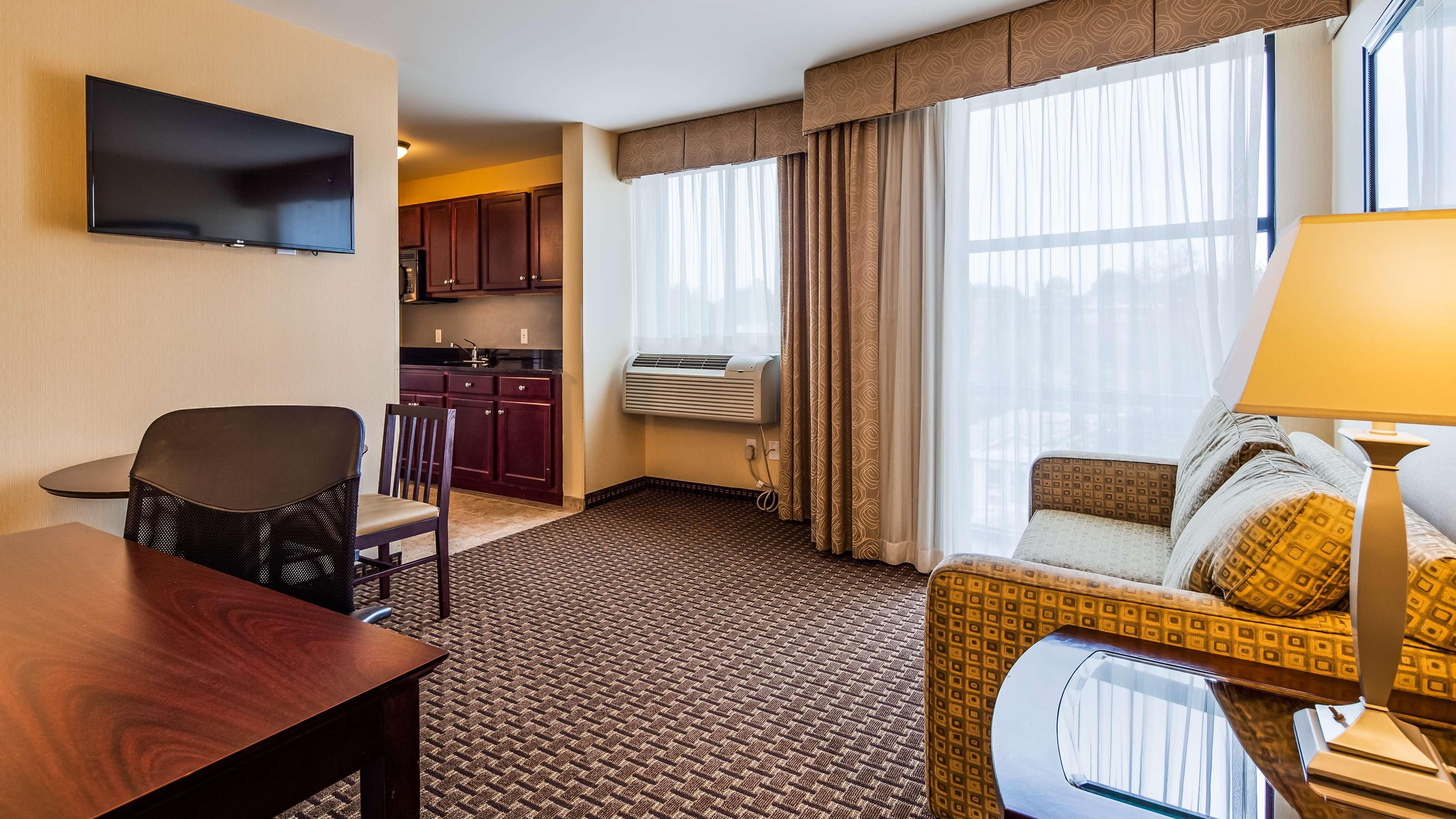 Best Western Plus Philadelphia Airport South - At Widener University Chester Esterno foto